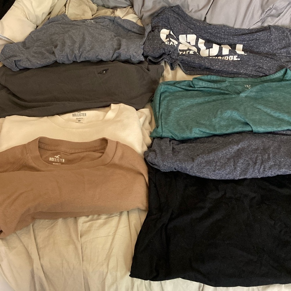 8 Short Sleeve Shirts - Men’s small/medium